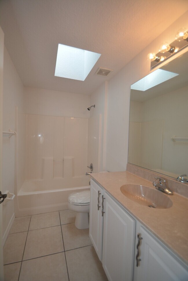 Building Photo - 27 Porcupine Dr