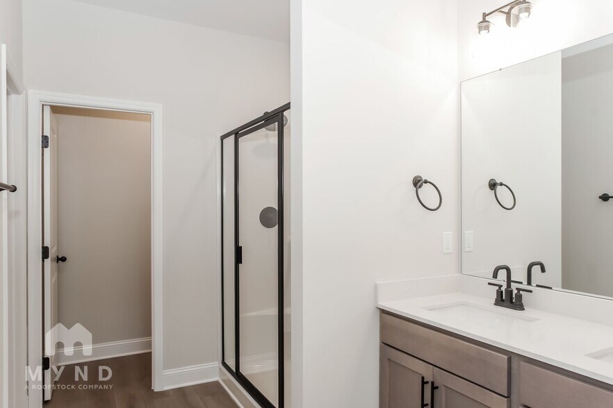 Building Photo - 149 Rose Vly Dr