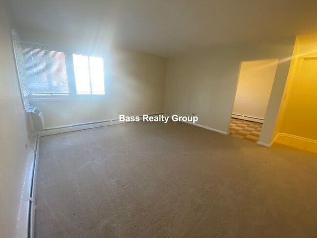 Building Photo - 810 Seward St