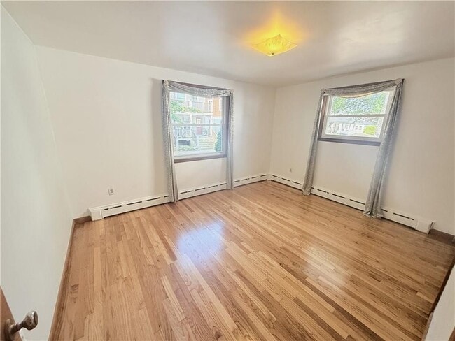 Building Photo - 25 Thurston Ave