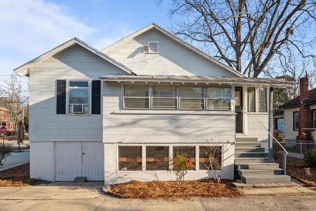 Building Photo - 503 E 5th St