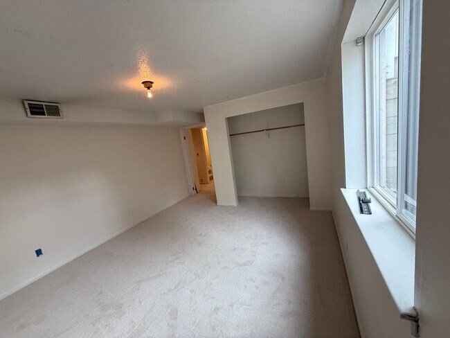 Building Photo - Perfect Table Mesa Family Home with Fully ...