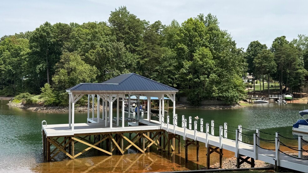 Building Photo - 16318 Stinson Cove Rd