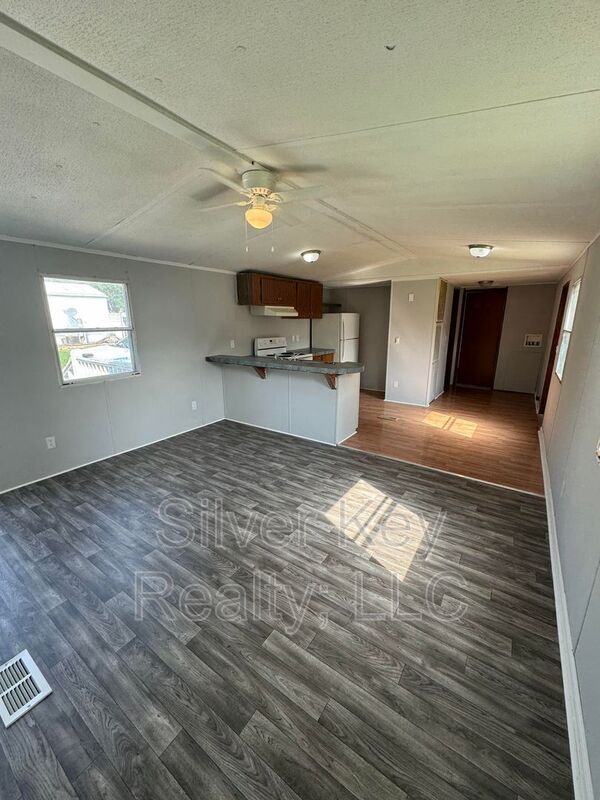Building Photo - 270 Co Rd 213