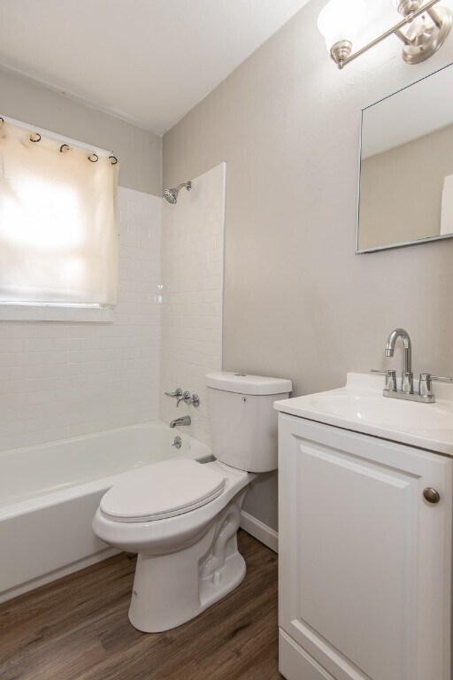 Building Photo - 320 Henquin Dr