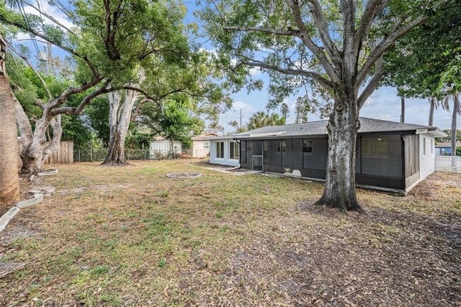 Building Photo - 6472-6113 113th St North