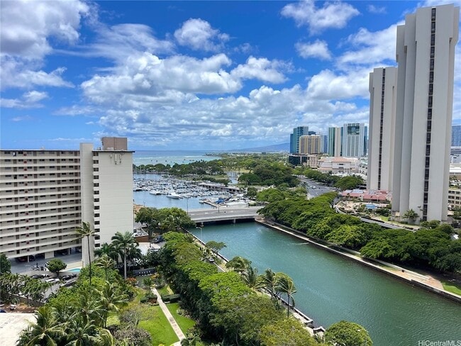 Building Photo - 1551 Ala Wai Blvd