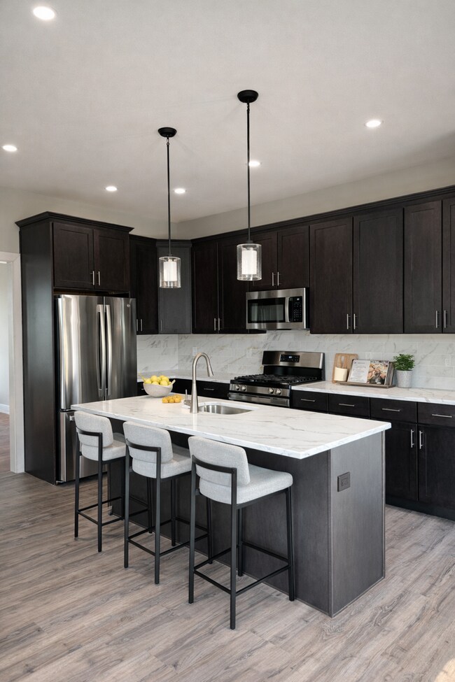 Building Photo - 2BR + Bonus Space in Downtown Somerville