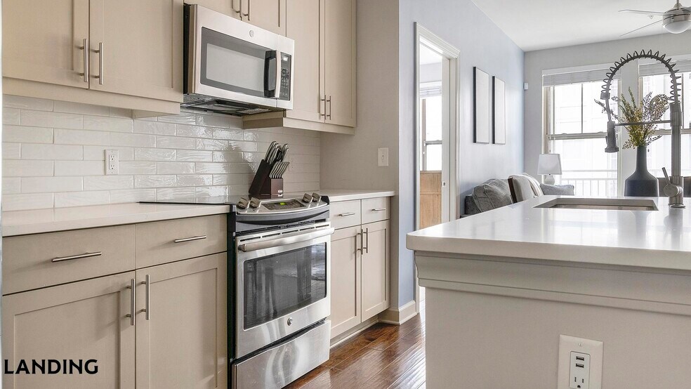 Building Photo - 2420 Peachtree Rd NW