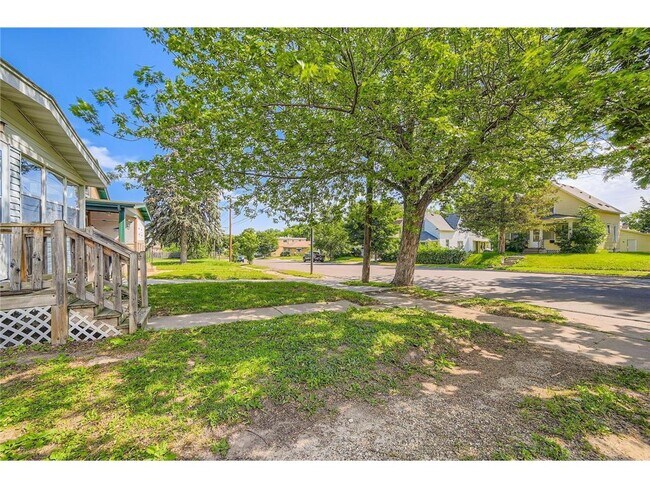 Building Photo - 1083 Western Ave N