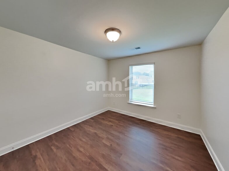 Building Photo - 130 Hazel Pk Dr
