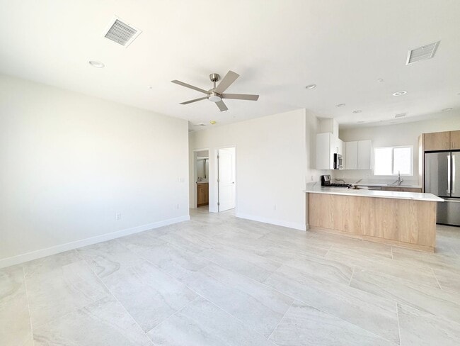 Building Photo - 30127-30127 Avenida Juarez