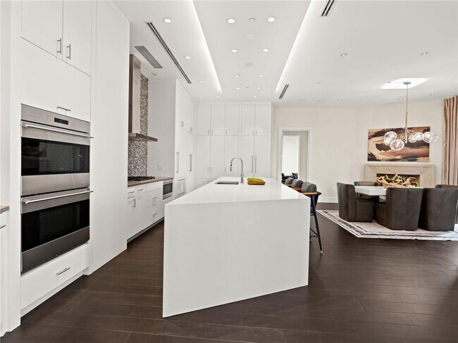 Building Photo - 3376 Peachtree Rd NE