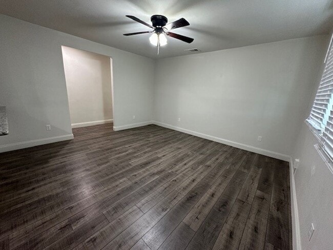 Building Photo - 11940 Rosedale Hwy