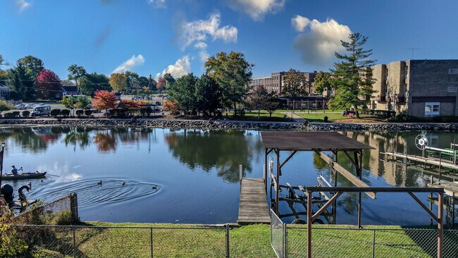 Building Photo - 3407 Venice Ave