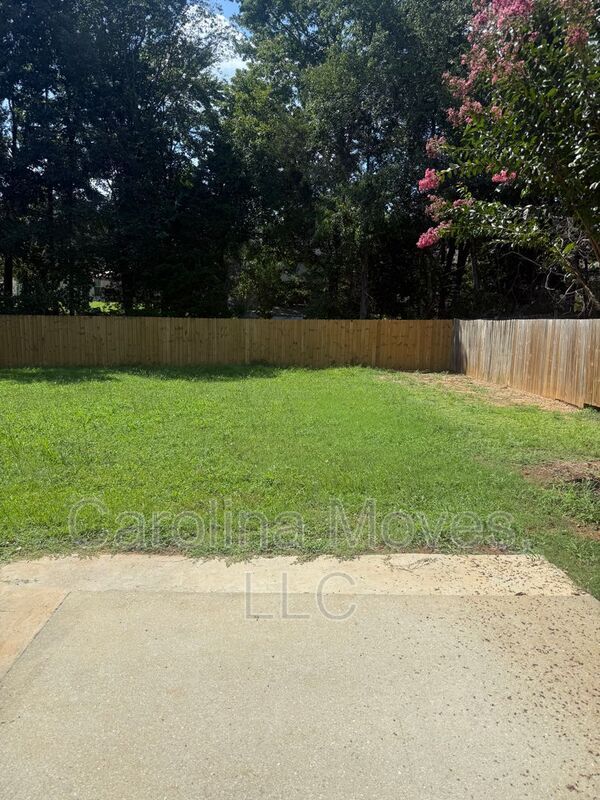 Building Photo - 210 Morell Dr