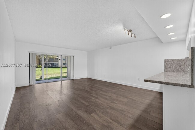 Building Photo - 8415 SW 107th Ave