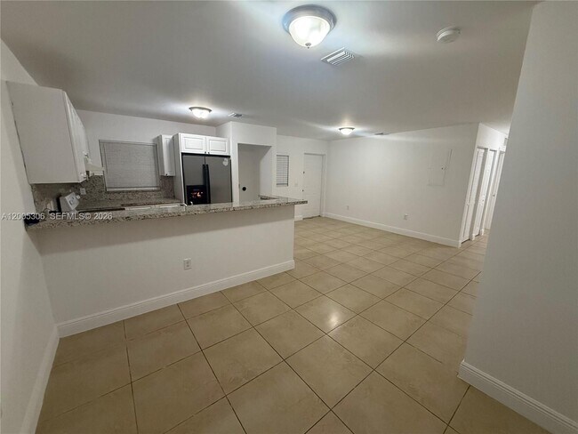 Building Photo - 1565 NW 47th St