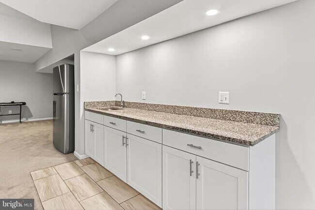 Building Photo - 1300 Pinstripe Ct