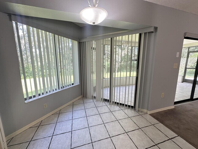 Building Photo - "Charming 2-Bed, 2-Bath Retreat on Apple O...