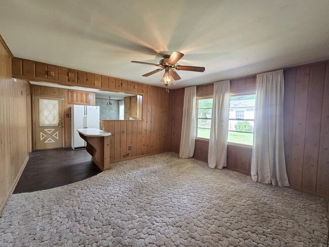 Building Photo - 516 Lehigh Pl