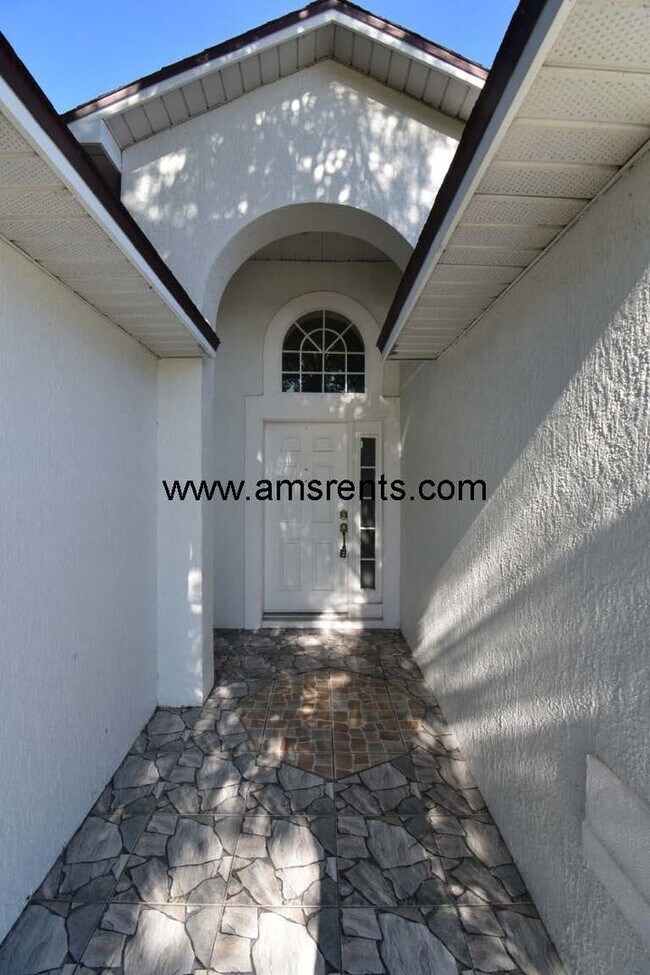 Building Photo - Pool House in Remington Pointe