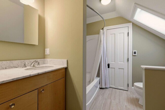 Building Photo - 115 Court St