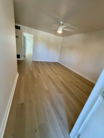 Living Room - 306 E Ocean Ave