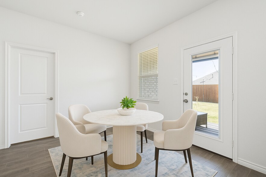 Virtually staged - 11112 Canyon Oak St