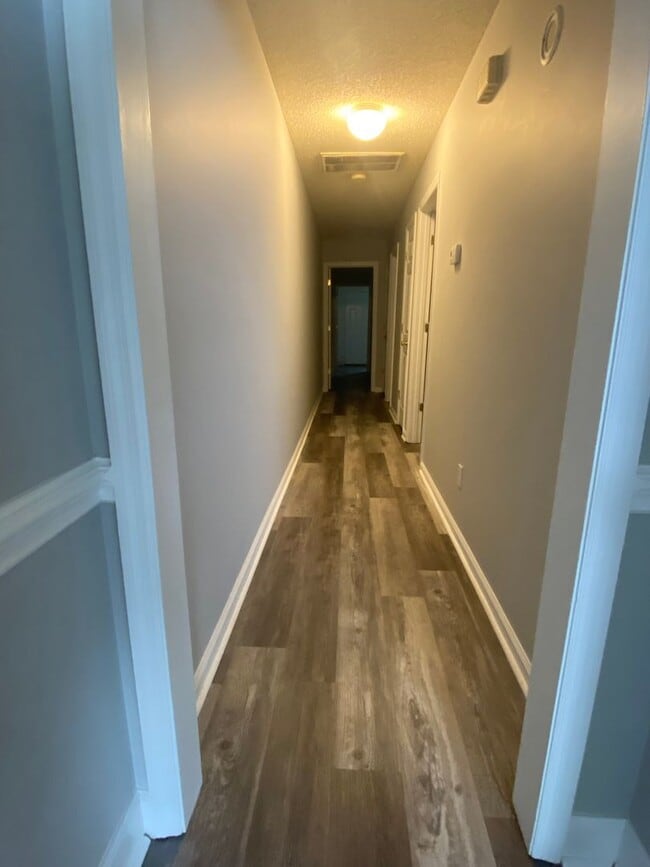 Building Photo - 2Bedroom 2bath - $875 monthly