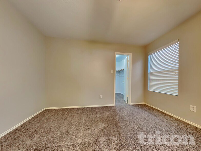 Building Photo - 3032 Wakecrest Dr