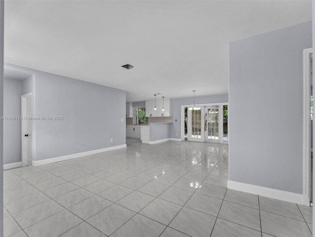 Building Photo - 6525 SW 18th St