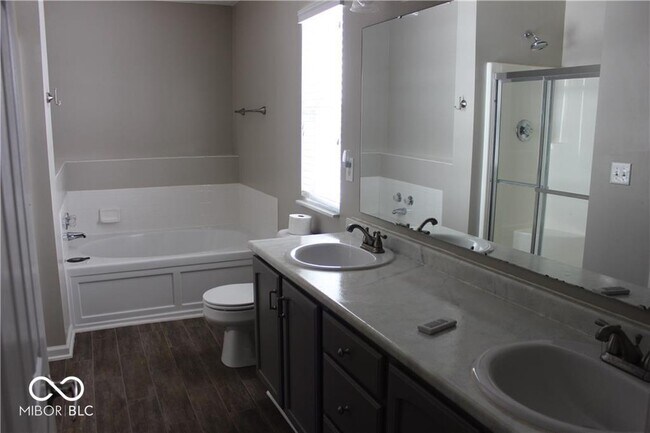 Building Photo - 6255 Canterbury Dr