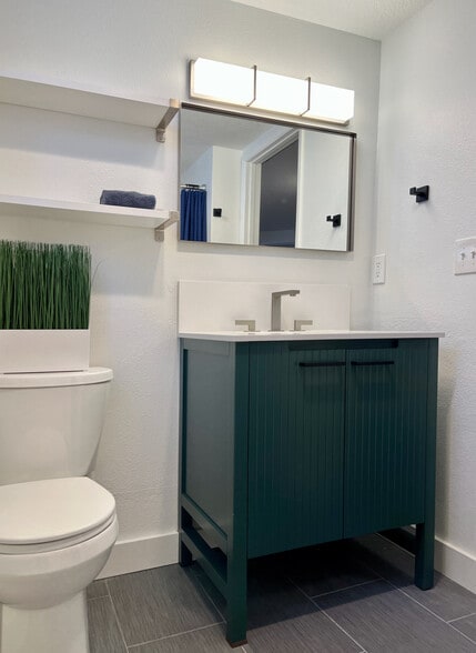 Building Photo - 4415 SE Hawthorne Blvd