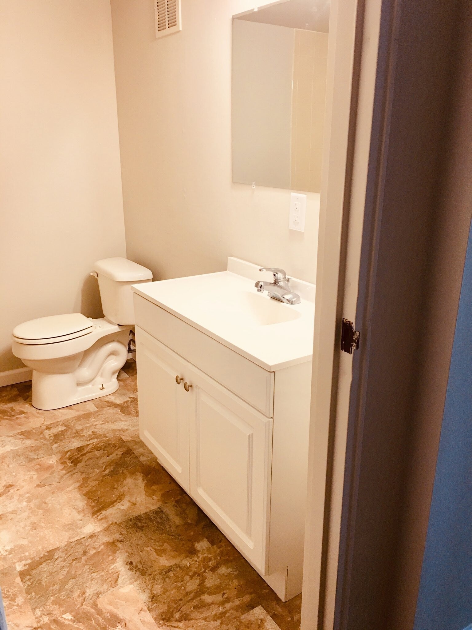 Building Photo - 810 N Forklanding Rd