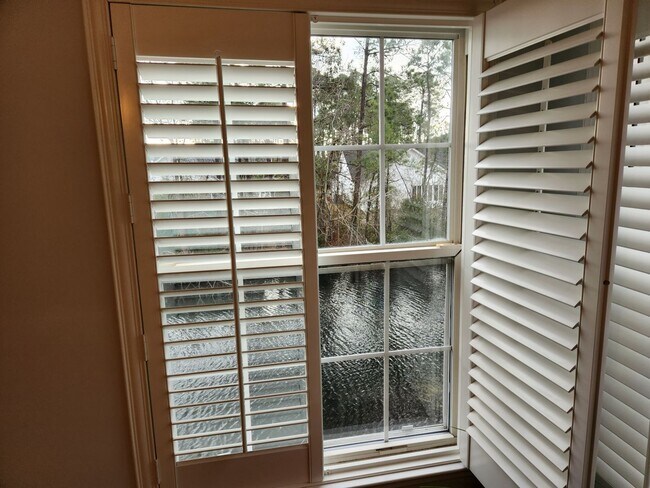 Building Photo - South Bay Lakes 2-Bedroom, 2-Bathroom Condo