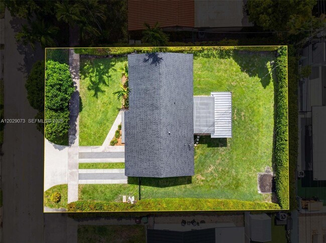 Building Photo - 680 W 50th Pl