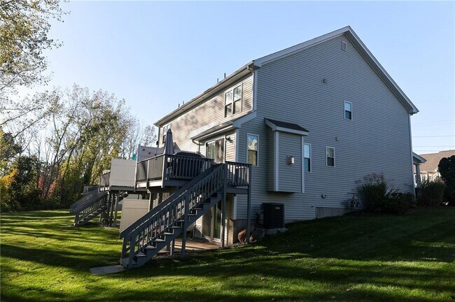 Building Photo - 40 Streamview Dr