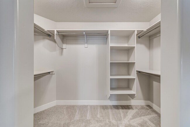 Building Photo - 16168 Truss Blvd