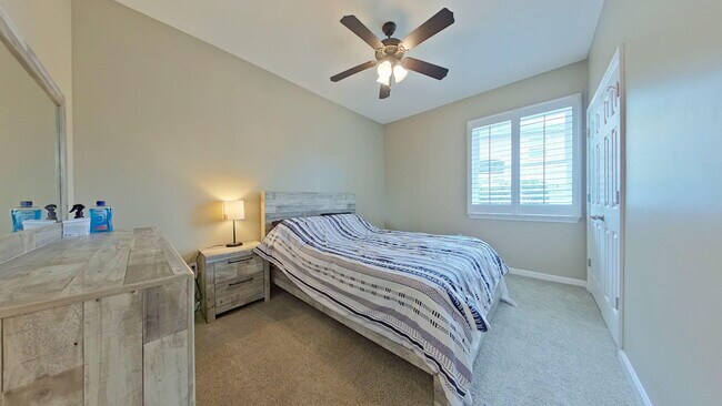 Building Photo - 858 Solimar Way