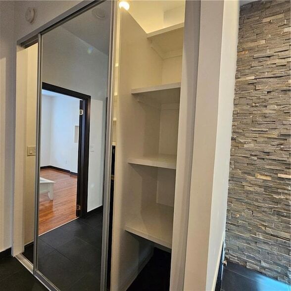 Building Photo - 1535 E 31st St