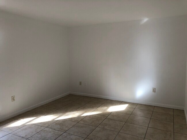 Building Photo - 9445 SW 76th St