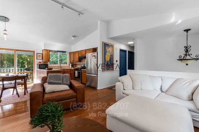 Building Photo - 12 Wood Rd