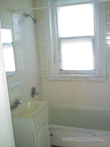 Building Photo - 1209 Boylston St
