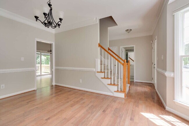 Building Photo - Charming 4-Bed Home with Fenced-in Backyard in Leesville District