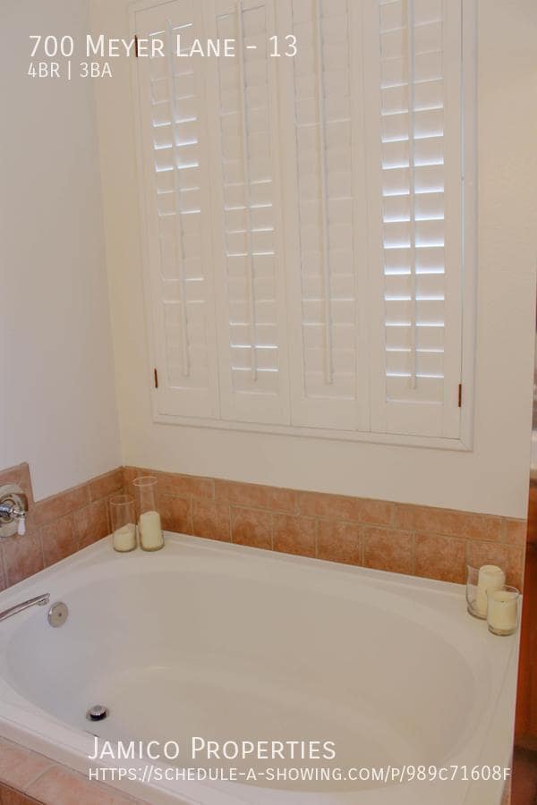 Building Photo - 700 Meyer Ln