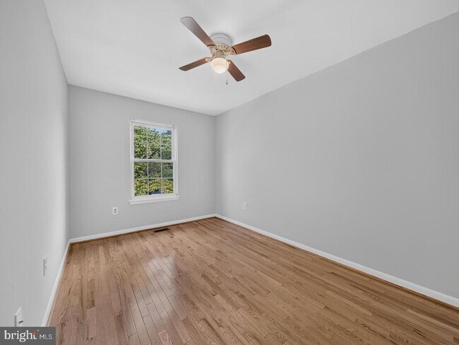 Building Photo - 15057 Cherrydale Dr