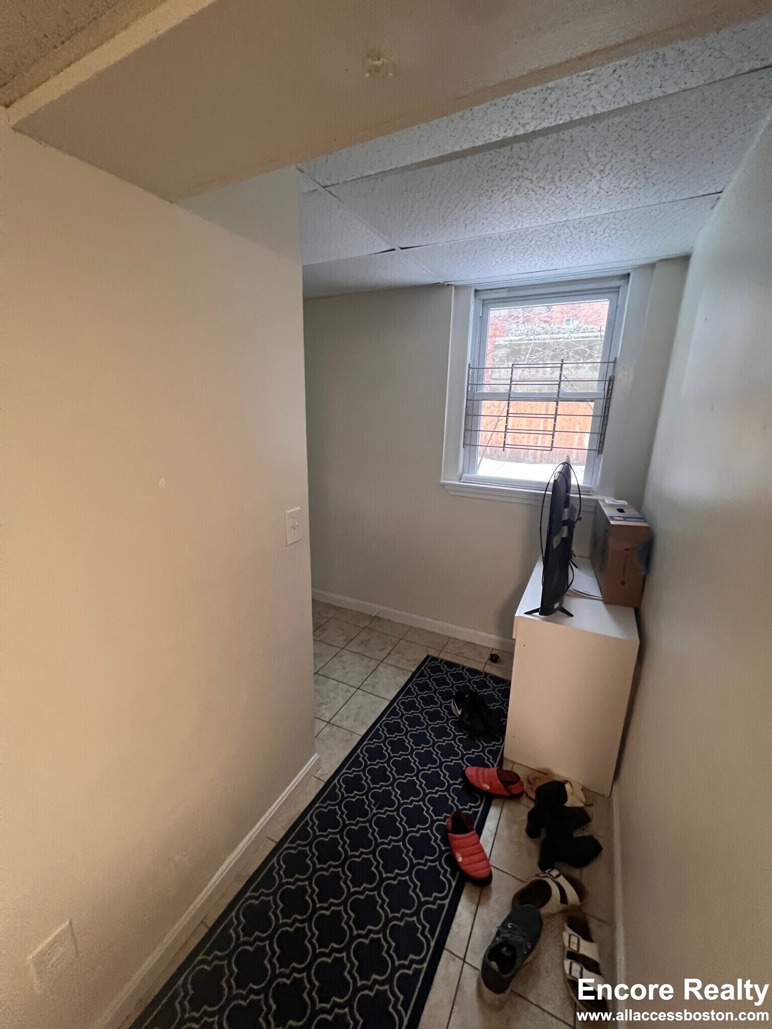 Building Photo - 14 Centre St