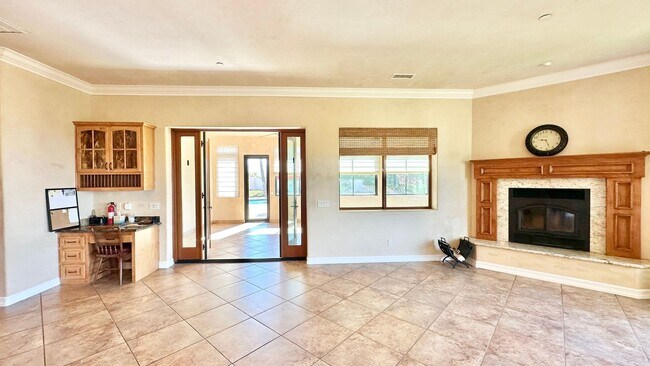 Building Photo - Amazing Location & Beautiful Country Livin...