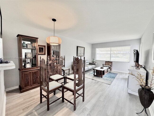 Building Photo - 4431 NW 16th St